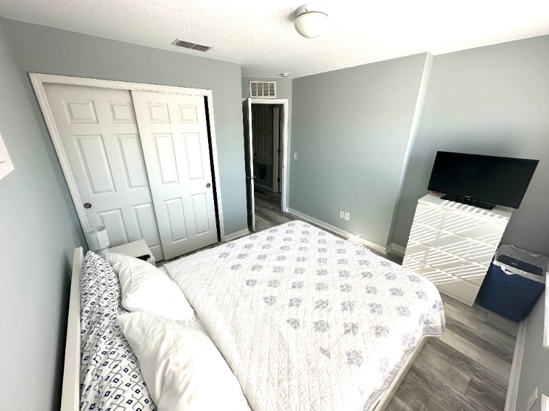 Building Photo - 7041 Beauhaven Ct