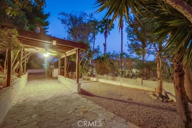 Building Photo - 3554 Seaglen Dr