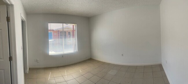 Building Photo - 124 E Amador St