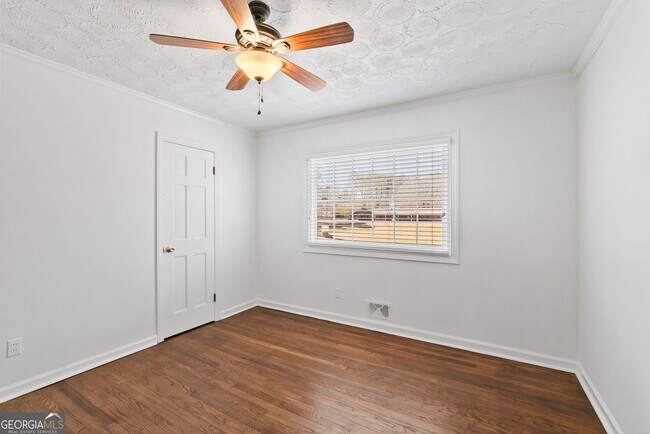 Building Photo - 4205 S Hurt Rd SW