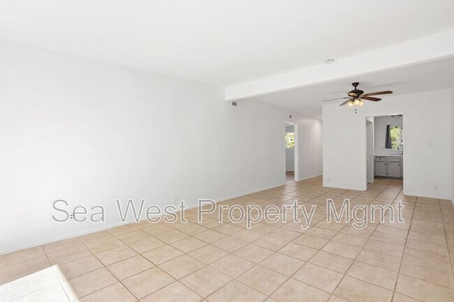 Building Photo - 820 Encinitas Blvd