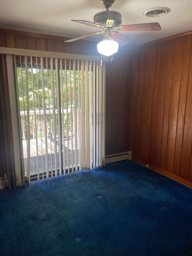 Building Photo - 2569 Lake Forest Dr