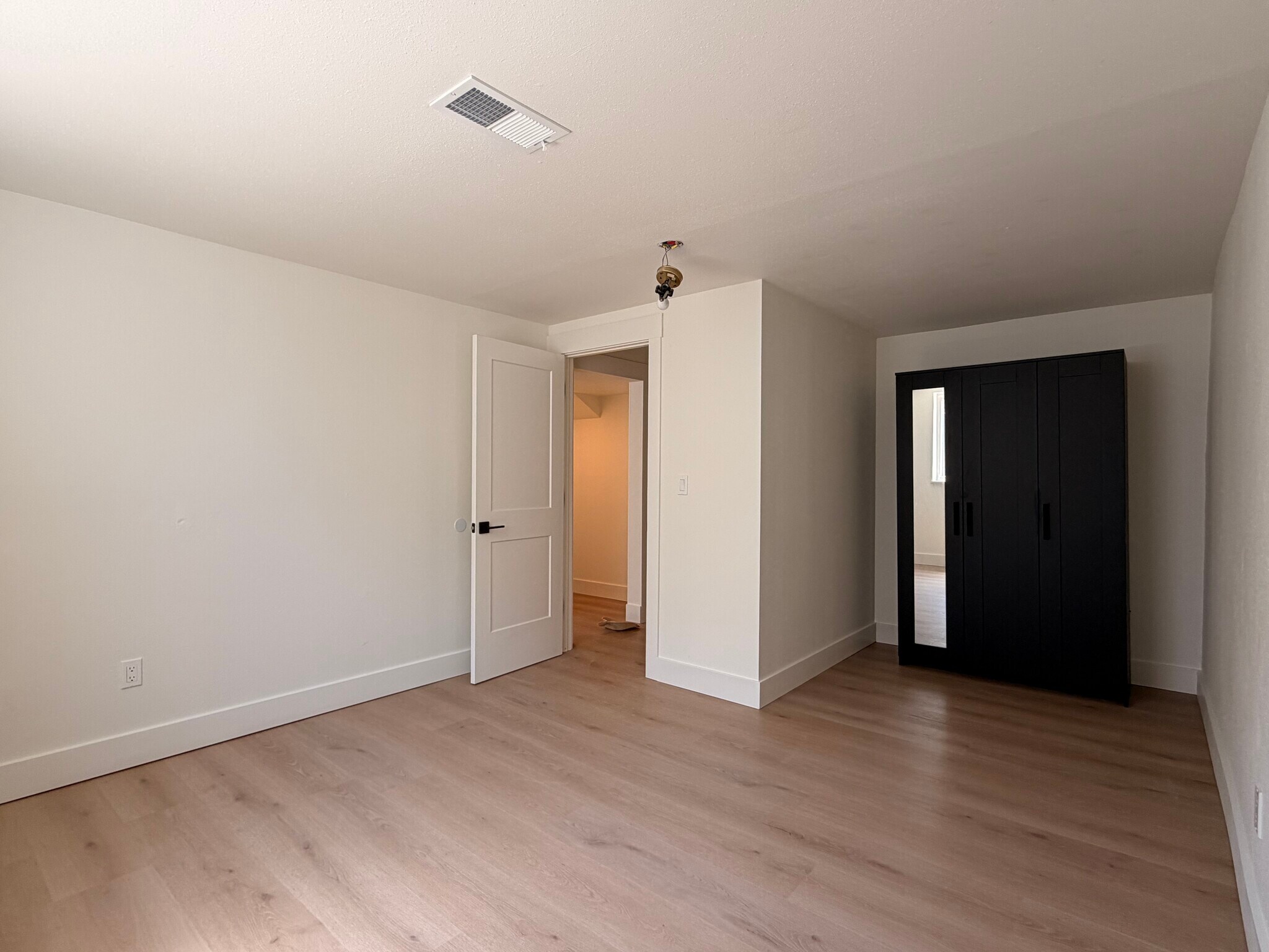 Building Photo - 3017 S Delaware St