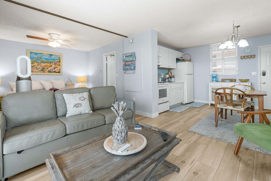 Primary Photo - 5800 Bonita Beach Rd SW