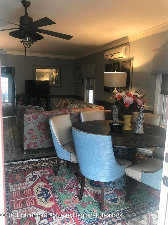 Primary Photo - 24 Embury Ave