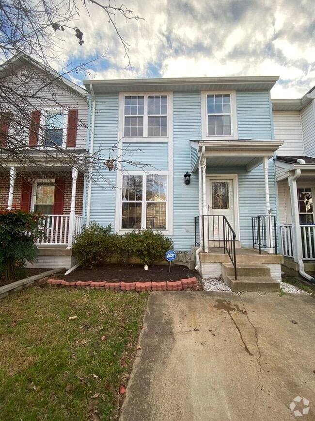 Building Photo - TOWNHOUSE - STAFFORD