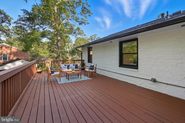 Building Photo - 4512 Sleaford Rd