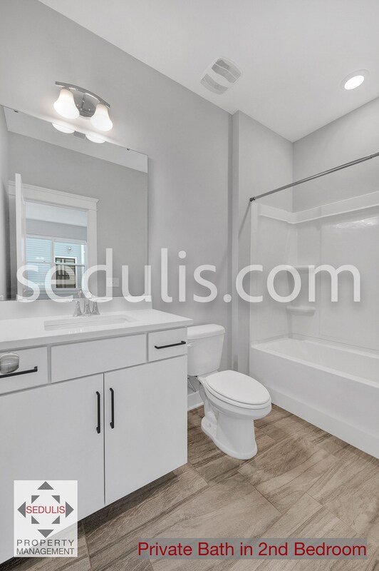 Building Photo - 4555 Mixson Ave