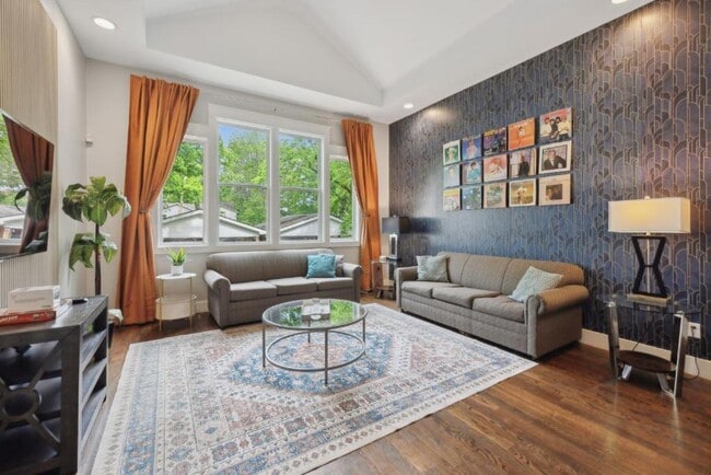 Building Photo - 1405B Stainback Ave