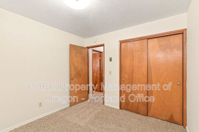 Building Photo - 1113 SE 27th Ave