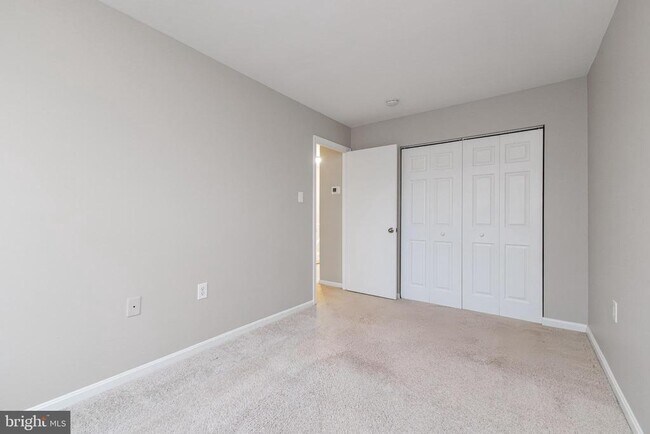 Building Photo - 7438 Emerald Dr