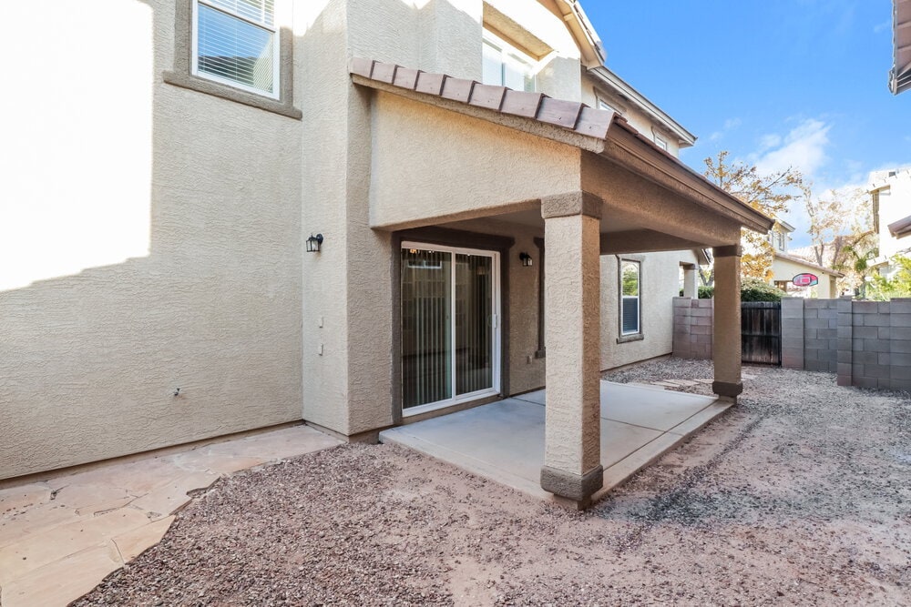 Building Photo - 2755 N Saramano Ln