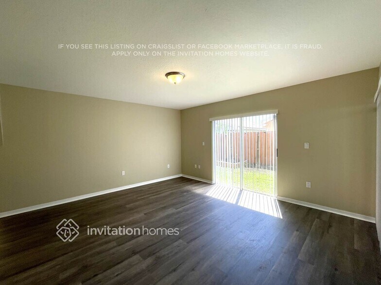 Building Photo - 10522 SW 161st Ave