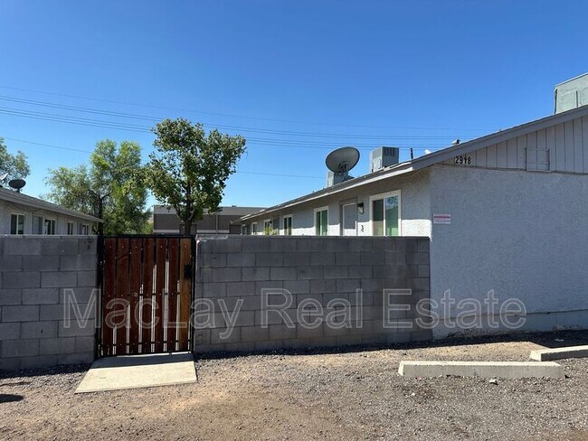 Building Photo - 2918 E Roeser Rd