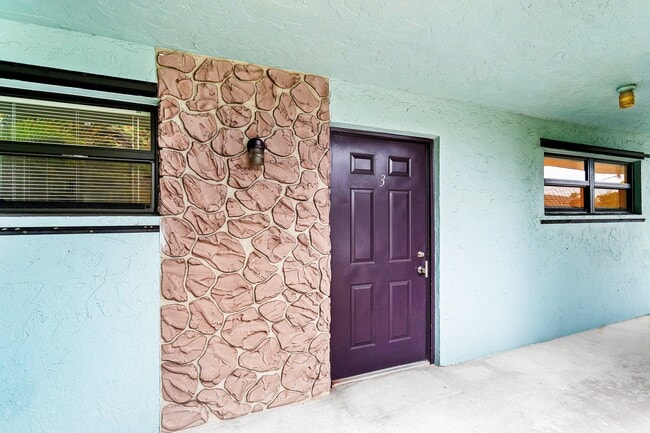 Building Photo - 626 N Federal Hwy