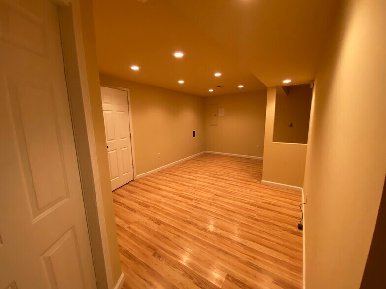 Building Photo - 110 Cornett Ln