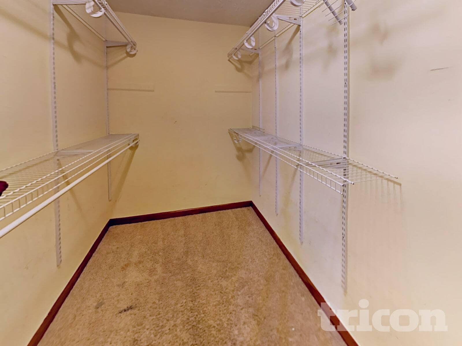 Building Photo - 20 Lakeside Dr