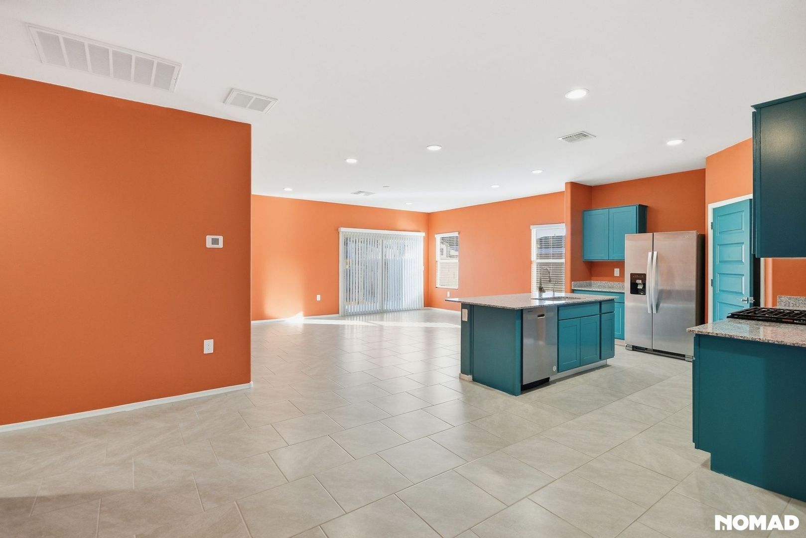 Building Photo - 558 W Woodward St