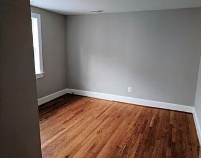 Bedroom - 110 S Pitt St