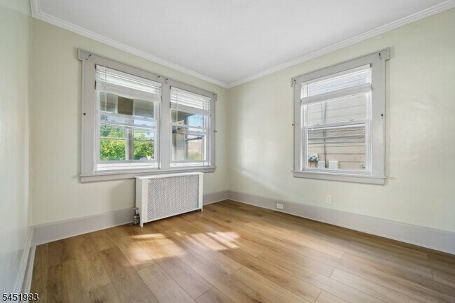 Building Photo - 378 Boyden Ave