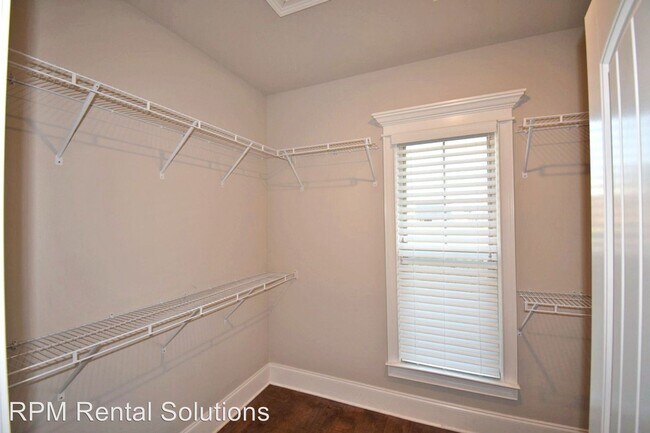 Building Photo - 4 br, 3 bath House - 1001 Kittywood Court