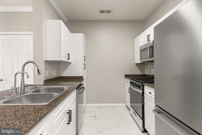 Building Photo - 12901 Centre Park Cir