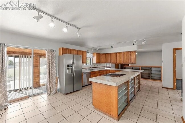 Building Photo - 497 South Avenida Del Oro E