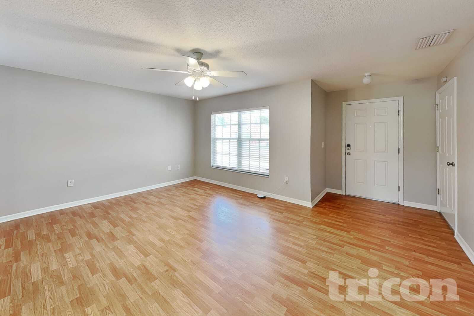 Building Photo - 10211 Summerview Cir
