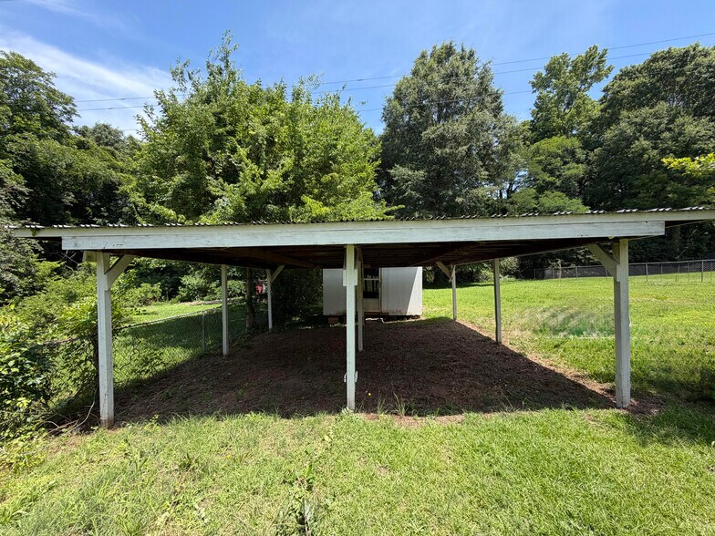 Building Photo - 202 Mayfield Dr