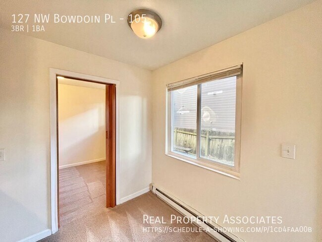 Building Photo - 127 NW Bowdoin Pl