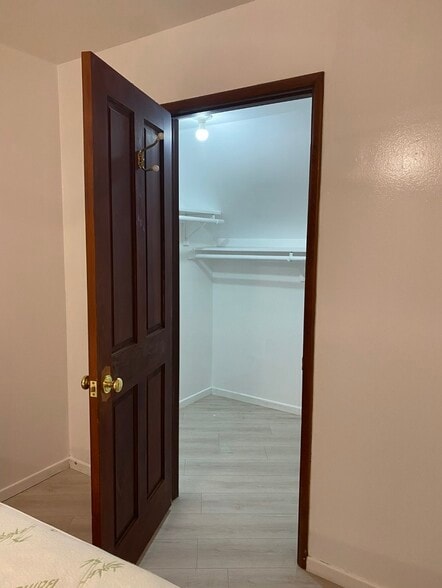 Walk-in closet - 2660 Broken Feather Ln