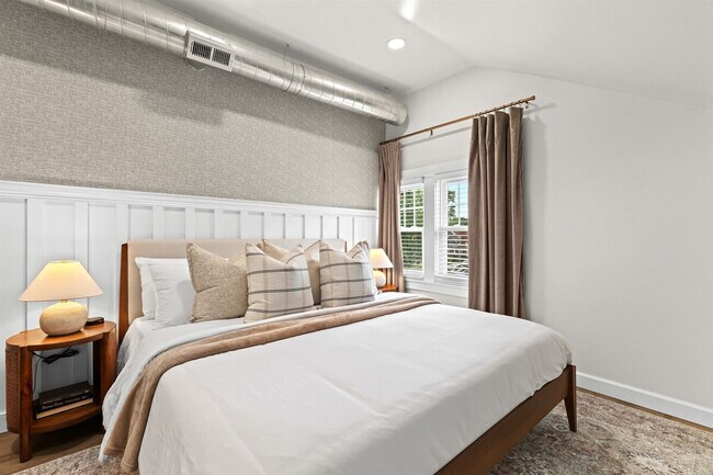 Building Photo - 221 Ardmore Dr