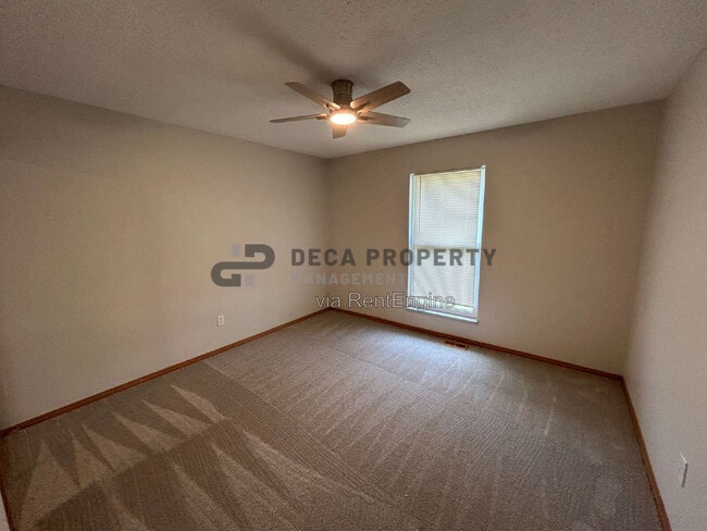 Building Photo - 2341 Battlefield Dr