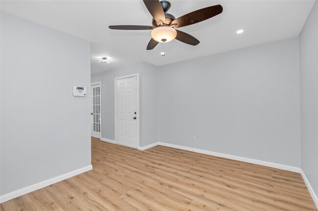 Building Photo - 11018 Long Gate Dr