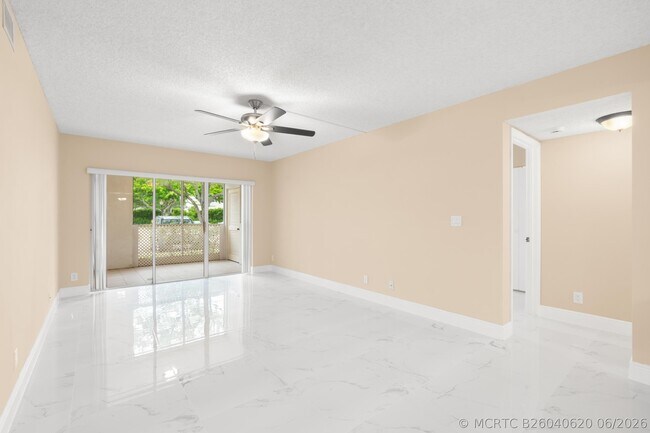 Building Photo - 9855 Westview Dr
