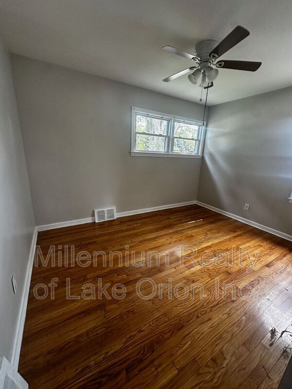 Building Photo - 21 E Fairmount Ave