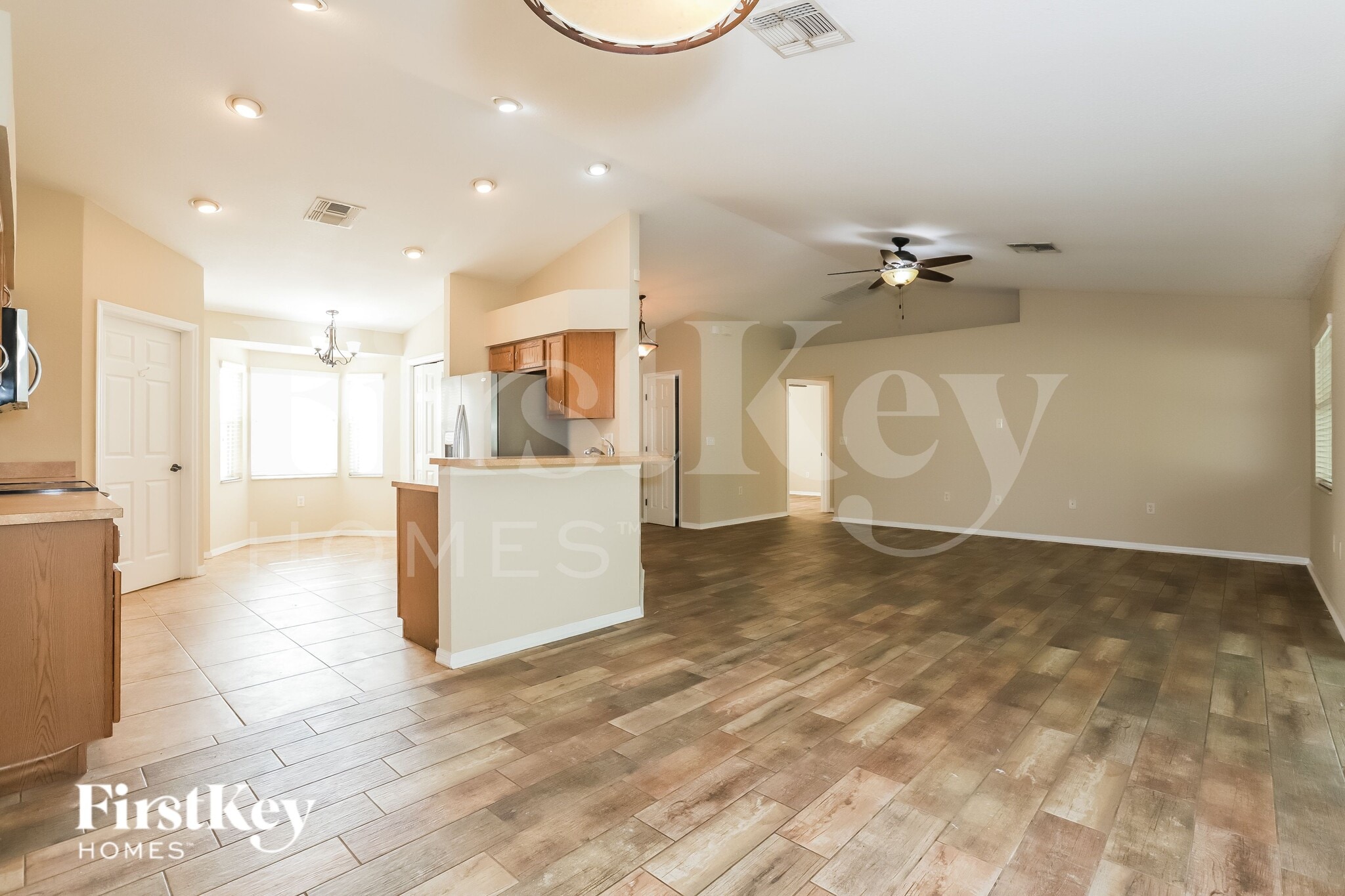 Building Photo - 3668 Sandhill Crane Dr