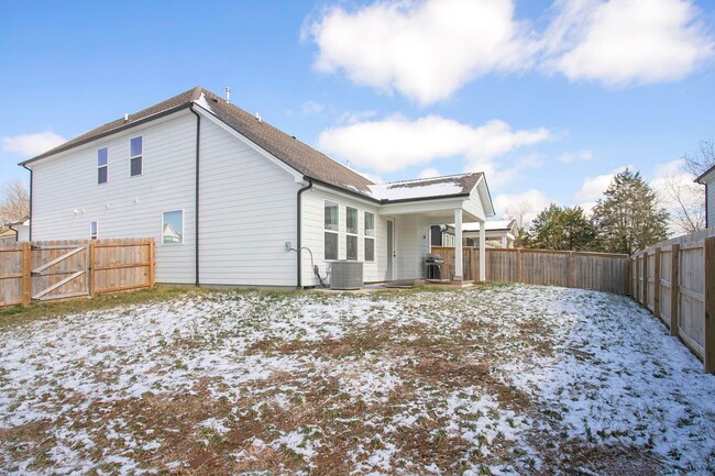 Building Photo - Gorgeous Home in La Vergne