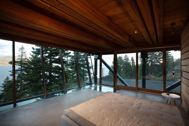 Building Photo - Architectural gem