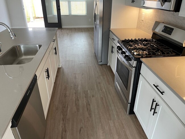 Building Photo - Townhome Available August 2026!