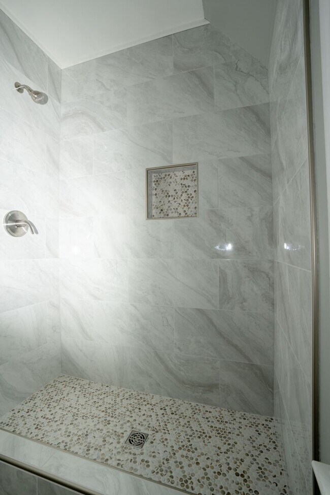 Building Photo - All Utilities Included!!  Freshly Remodele...