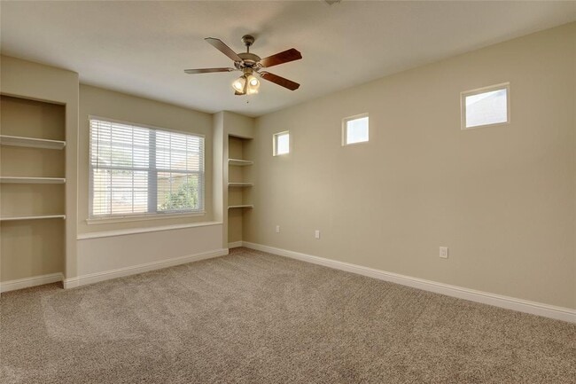 Building Photo - 6011 Fairway St