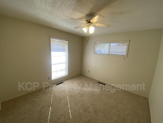 Building Photo - 7601 Oxford Pl