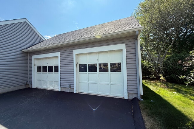 Building Photo - 4 Cheltenham Ct