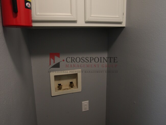 Building Photo - 1 Bedroom, 1 Bathroom Upstairs Apartment in Tyler!