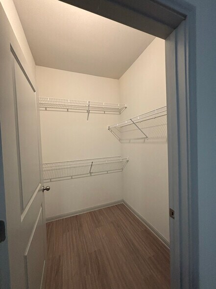 Building Photo - 950 FM2001