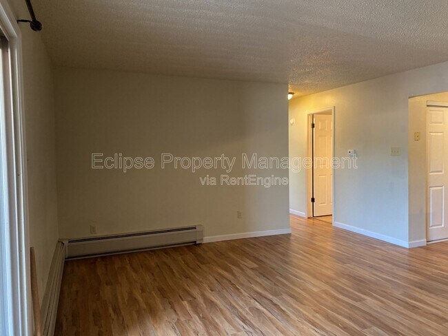 Building Photo - 512 Bell Ct