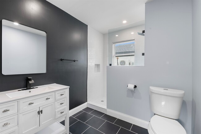 Building Photo - 4120 Linn St