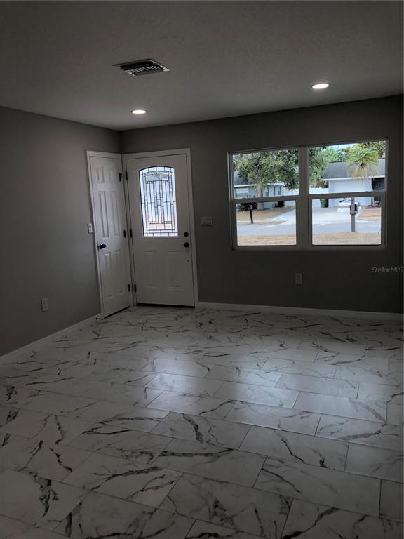 Building Photo - 345 Parkland Ave