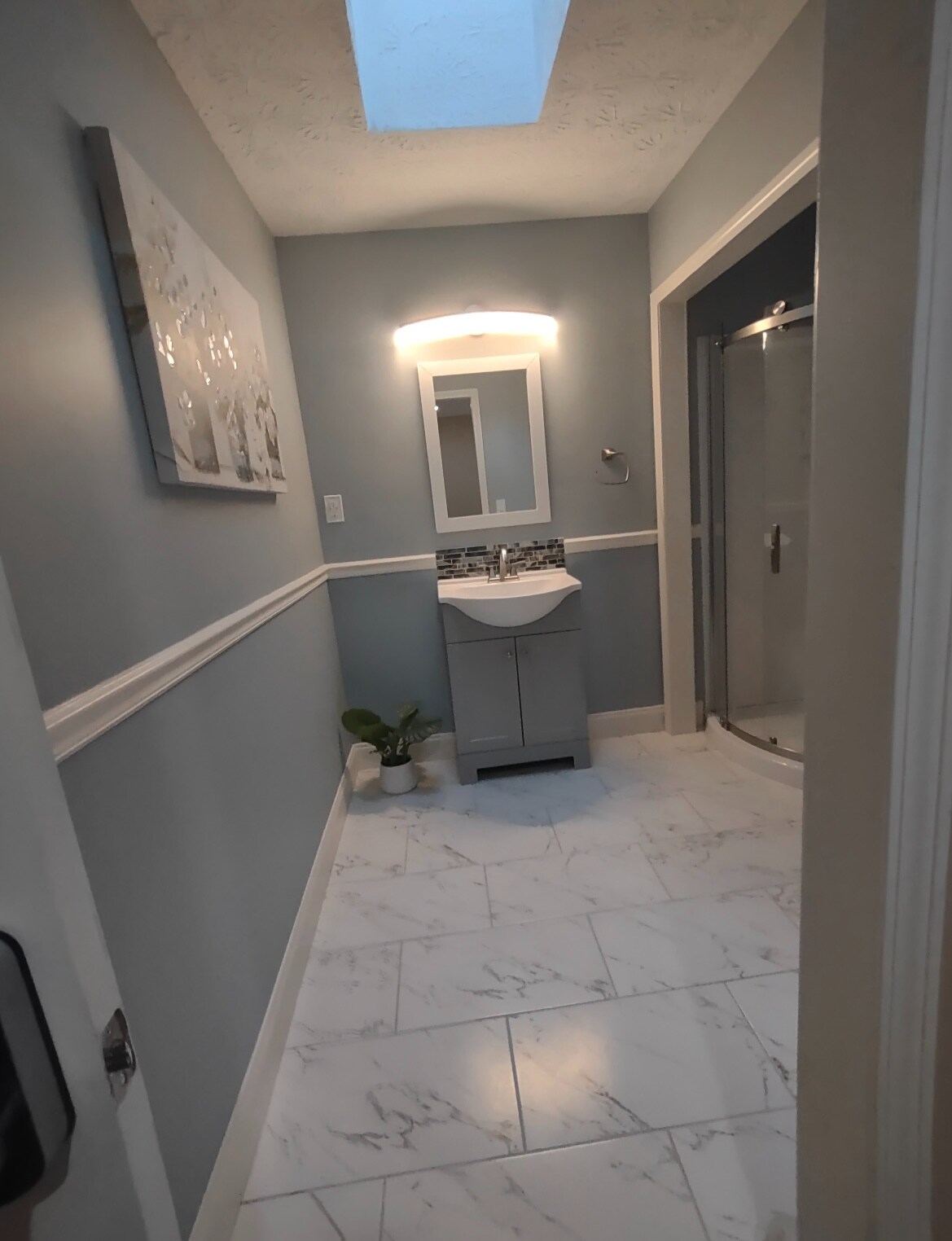 Building Photo - Room in House on New Crossing Trail E